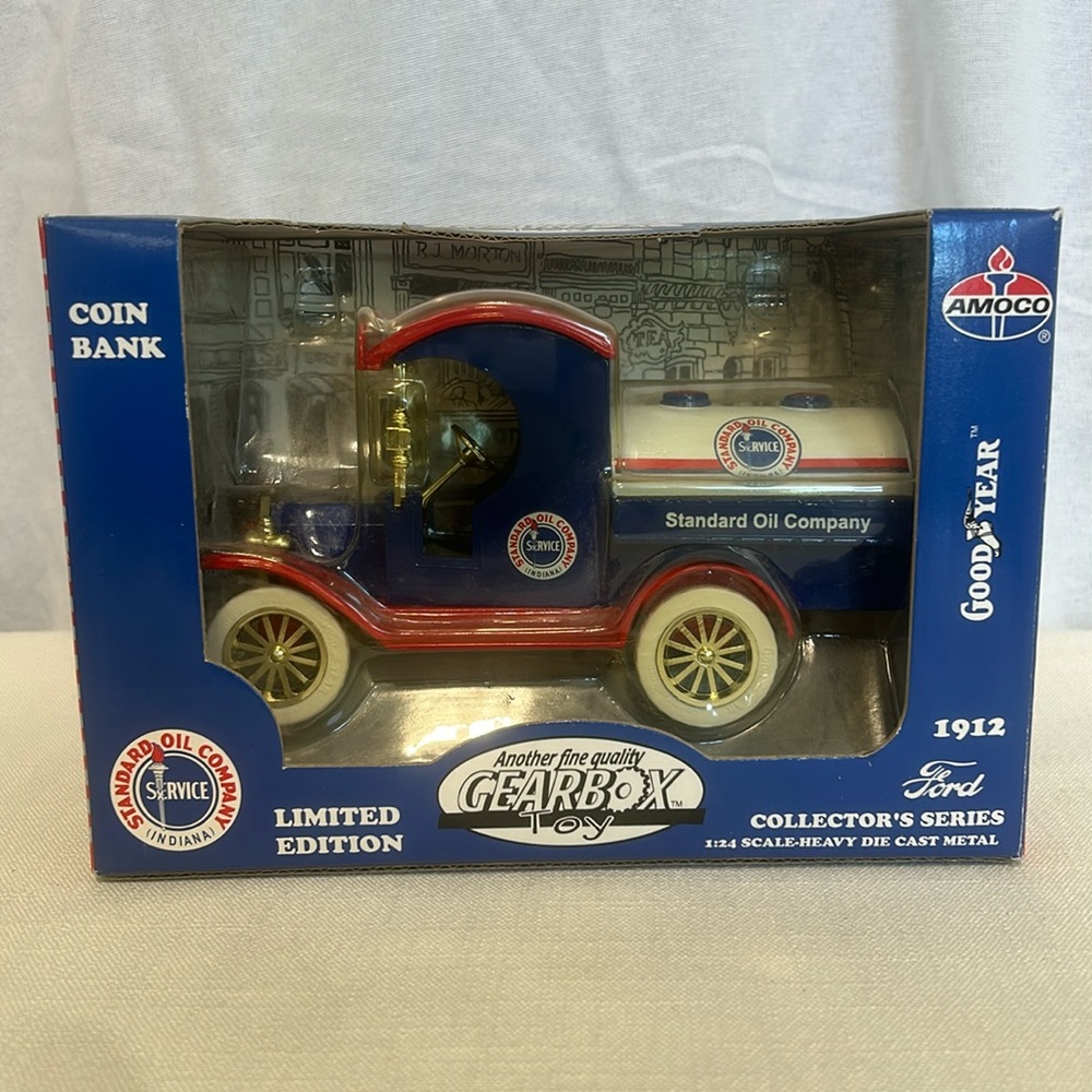 1912 FORD TANKER Standard Oil Co. Gearbox Coin Bank Die Cast